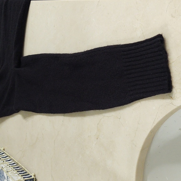 Black J Crew turtleneck sweater - Picture 7 of 9